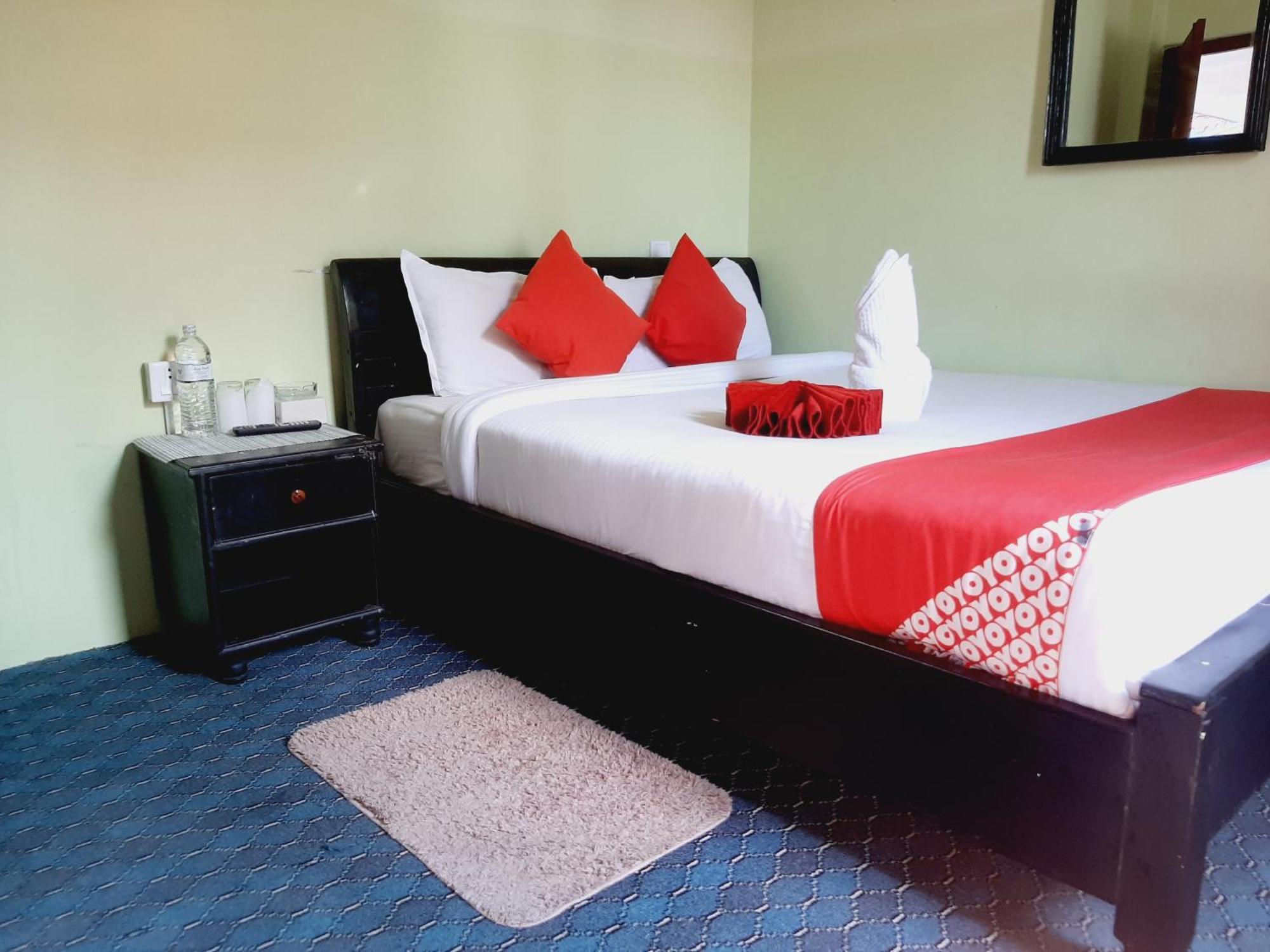 Hotel Lake N Yeti Pokhara Quarto foto