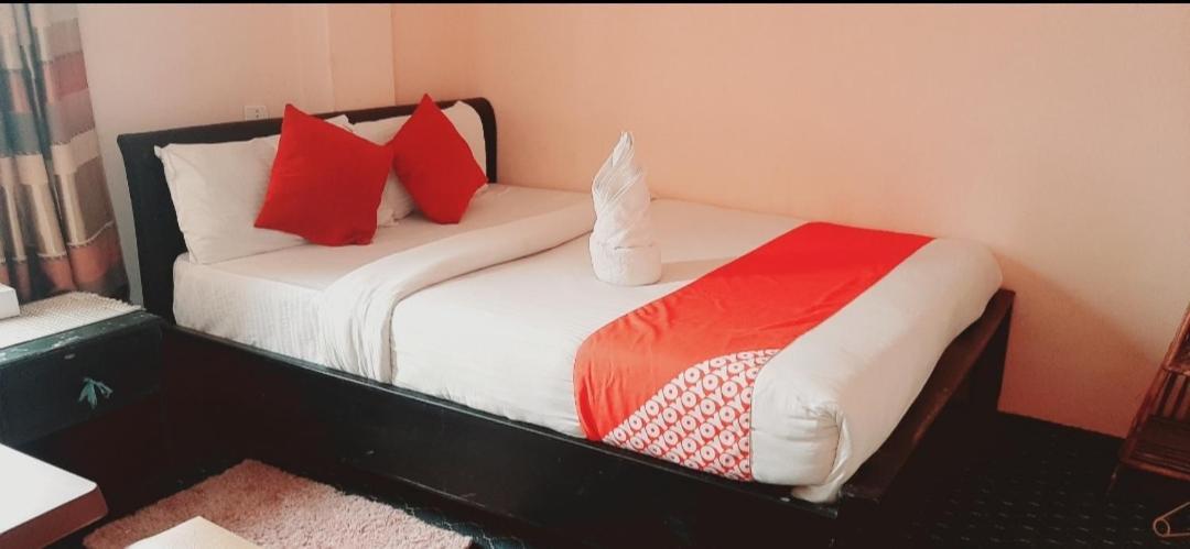 Hotel Lake N Yeti Pokhara Quarto foto